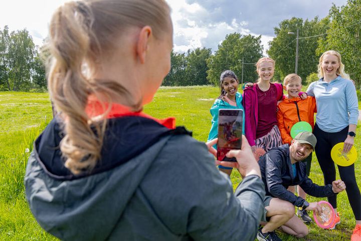 DNA:n toukokuun 2025 myydyimmät puhelimet ja älykellot