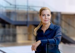 DNA:n yritysliiketoiminnan viestintäratkaisuista vastaava johtaja Mari Eklund