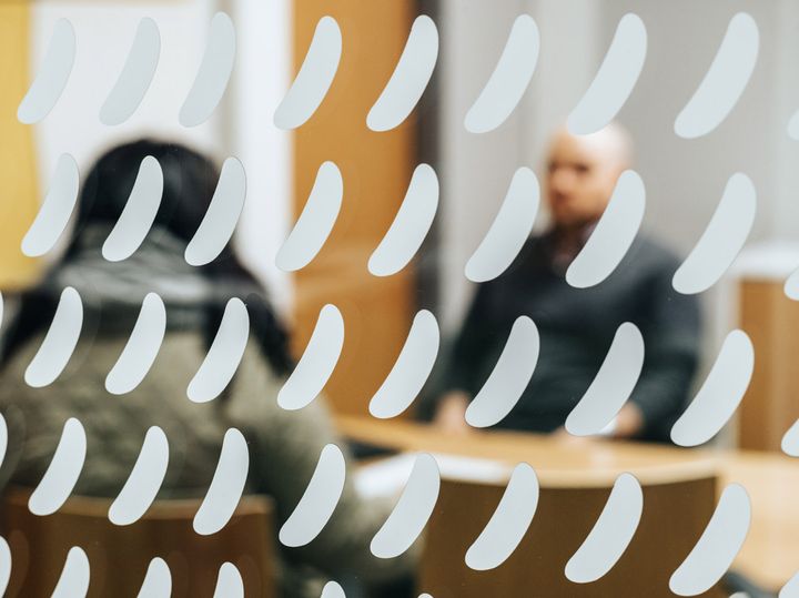 Nainen työvoimapalveluiden asiakkaana