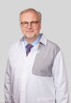 Apteekkariliiton puheenjohtaja Risto Kanerva.