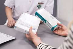 Biologisten lääkkeiden lääkevaihto alkoi apteekeissa viime huhtikuussa enoksapariinivalmisteilla ja laajeni vuodenvaihteessa kaikkiin muihin biologisiin lääkkeisiin paitsi insuliineihin.