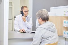 Apteekit käyttävät viikoittain yli neljä tuntia saatavuushäiriötilanteiden selvittämiseen.