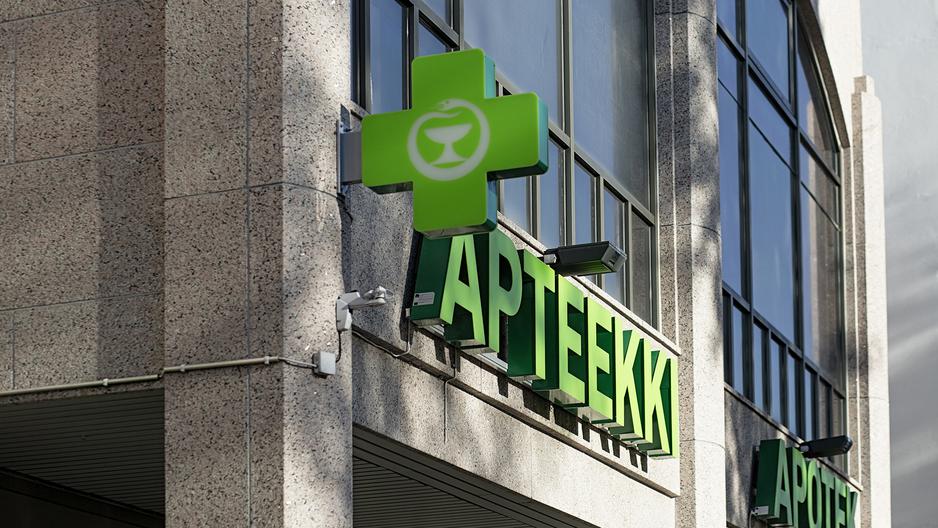 Sivuapteekkivähennyksen poisto sulkisi useita apteekkeja