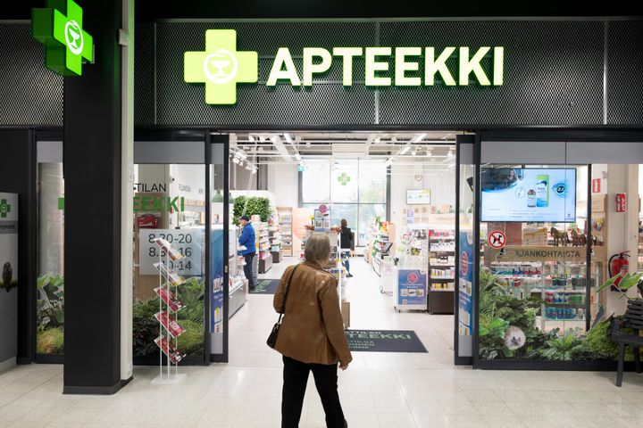 36 miljoonan euron kateleikkaus ja ennakoimattomasti kohdentuva apteekkivero muodostavat kohtuuttoman yhdistelmän, joka johtaa apteekkien sulkemisiin.