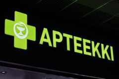 Apteekin vihreä risti uhkaa sammua monin paikoin, kun hallituksen apteekkileikkaukset tulevat voimaan ensi vuonna.
