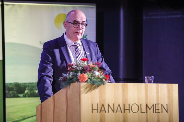 Mikko Tiirola avasi MTK:n metsävaltuuskunnan varsinaisen kokouksen 28.10. Espoon Hanasaaressa.