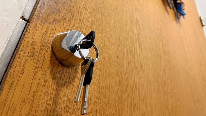 Epäillyt tunkeutumiset kansanedustajien koteihin ovat hyvä muistutus siitä, että kotiavainten säilytykseen tulee suhtautua vakavasti.