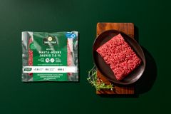 Malet nötkött och ärtfärs 7,5% produkt med förpackning