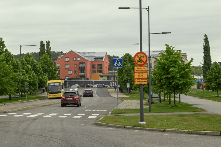 Aurinkotie Naantalin keskustasa.