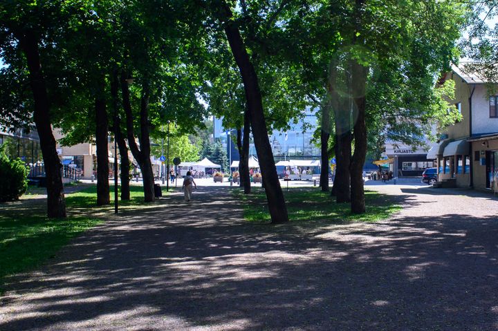 Puistokatu kuvattuna Naantalin torille päin.