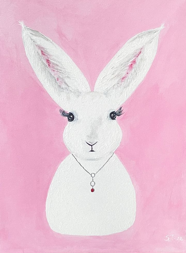 Akryyliväreillä maalattu valkoinen jänis vaaleanpunaisella taustalla.