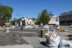 Kiertoliittymän rakenustyömaa Naantalissa Kaivokadun ja Tullikadun risteyksessä.