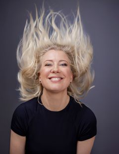 Taiteellinen johtaja, viulisti Elina Vähälä