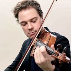 Kuvassa viulisti-kapellimestari Alexander Sitkovetsky