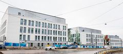 Tammisairaalan kaikki kolme rakennusta kuvattuna Paciuksenkadulta.
