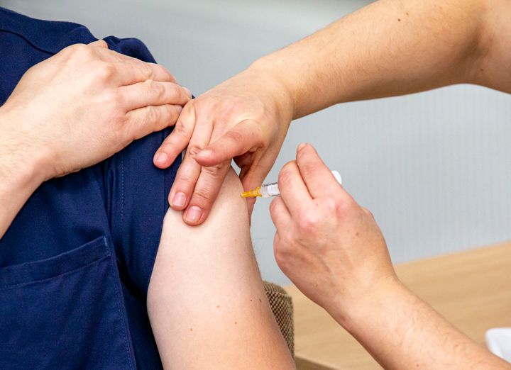 Farmaceuter hjälper till med vaccinationer