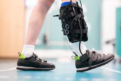 Eksopuku on kehon toimintaa tukeva laite, joka avustaa liikkumista jäljittelemällä käyttäjän omien lihasten toimintaa.