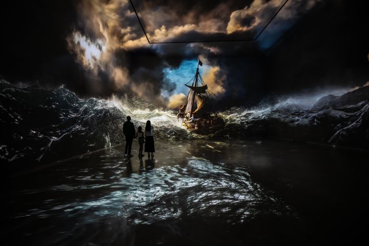 Rembrandtin kuuluisa mestariteos modernille yleisölle tulkittuna, aaltojen pauhun säestämänä