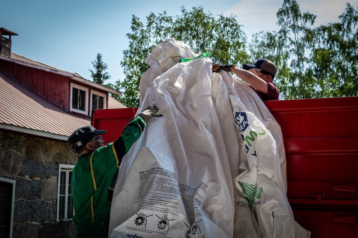 Viljelijät voivat jälleen toimittaa tyhjät lannoite-, siemen- ja rehusäkit 4H-yhdistysten keräyspisteisiin.