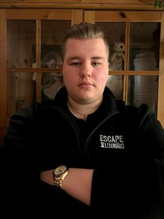 4H-säätiön valtakunnallisista nuorisostipendeistä suurin on 1000 euron arvoinen Eeno Pusa -stipendi, jonka saa Rasmus Ahola Länsi-Saimaan 4H-yhdistyksestä. 18-vuotias Ahola on ollut mukana 4H-toiminnassa yli puolet elämästään ja ansioitunut erityisesti ohjaajana, nuorten kouluttajana, luottamustehtävissä sekä 4H-yrittäjänä.