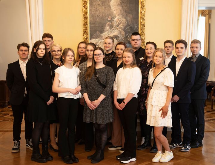 Kuvassa stipendiaatteja vuoden 2025 Valtioneuvoston juhlahuoneiston tilaisuudessa. Uudet kuvat vuoden 2026 stipendiaateista median saatavilla ke 8.4. aamulla 4H:n kuvapankissa.