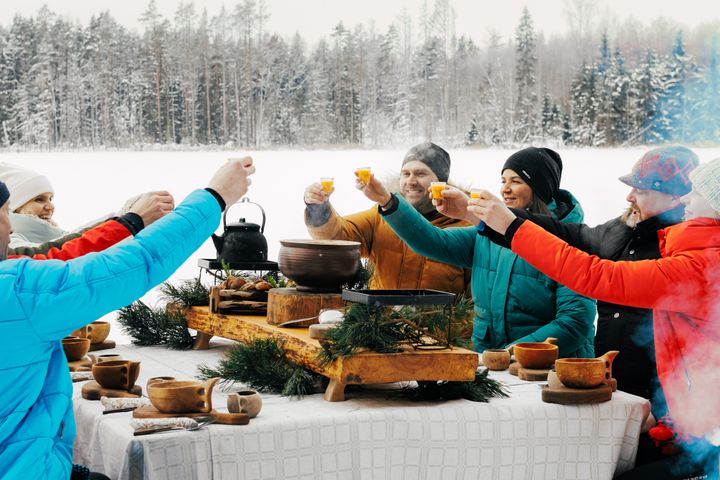 Tuoreen tutkimuksen mukaan suomalaiset tuntevat olonsa tervetulleeksi Viroon. Tallinna on etelänaapurissa suosituin kohteemme, mutta yli kolme neljännestä niistä, jotka todennäköisesti tulevat lähitulevaisuudessa Viroon lomamatkalle, haluaisivat käydä myös pääkaupungin ulkopuolella. Erityisesti kiinnostavat Pärnu, Saarenmaa, Tartto, Haapsalu ja Narva.