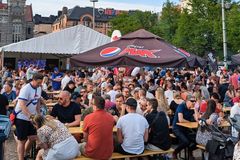 Burger Lovers -ruokafestivaali järjestetään nyt jo neljännen kerran. Nelipäiväiseen ruokatapahtumaan odotetaan jälleen kymmeniä tuhansia kävijöitä nauttimaan Suomen suosituimpien burgeriravintoloiden osaamisesta.