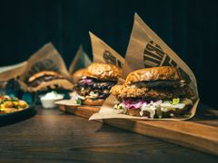 Joni Laitilan mukaan Grill Roomin tiimille on tärkeintä hyvä ruoka, yhdessä tekeminen ja aito ilo, joka syntyy, kun asiakas ottaa ensimmäisen puraisun ja hymy leviää hänen kasvoilleen.