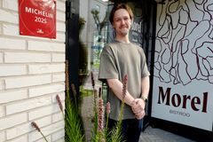 Keittiömestari Janno Valge vastaa Morel Bistroon keittiöstä. Ravintolatilassa toimi aiemmin Tsunft.
