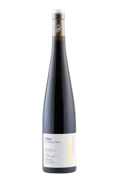 Mausteinen, keskitäyteläinen ja kuiva mustikkaviini Silkki on täydellinen pari riistalle. Tammitynnyrissä kypsyneen viinin samettisen pehmeät tanniinit tuovat rakennetta ja tekevät Silkistä erinomaisen kumppanin runsaille ruuille. Pitkä kypsytysaika puolestaan pyöristää viinin aromit ja yhdistää sen eri elementit harmonisesti. Jouluna toimii hyvin alkuruokaleikkelepöydän tai maksapateen seuraksi.