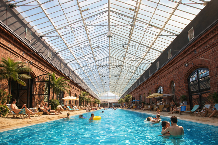 Havainnekuva Katajanokalle rakenteilla olevasta sisäuima-altaasta