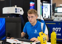 Aapo Paunonen edusti Suomea WorldSkills 2024 -kilpailussa CNC-jyrsintä-lajissa. Kuva: Juha Nurminen / Skills Finland.