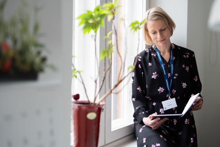 Nuorille pitäisi tarjoutua työelämäkokemusta jo opintojen aikana esimerkiksi kesätöinä ja työharjoitteluina, sanoo Turun kauppakamarin osaamisasioiden asiantuntija Satu Lindén.