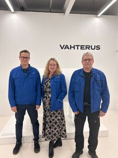 Vahteruksen operatiivinen johtaja Tomi Hänti, yrityksen oman Welding Academy-oppilaitoksen pedagoginen hitsauksenopettaja Ari Hauta ja People & Culture Manager Petra Karresuo jatkavat määrätietoista työtä työelämän kehittämiseksi.