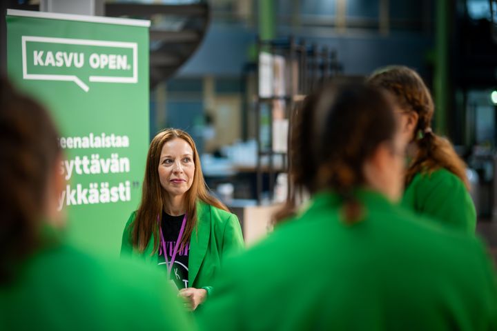 Kasvu Open järjestää maksuttomia Kasvupolku-sparrausohjelmia pk-yrityksille. Tänä vuonna ohjelmiin haki yli 350 yritystä. Alueellisesti enemmistö hakijoista oli Uudenmaan (37,8 %)  ja Keski-Suomen (13,5 %) maakunnista.