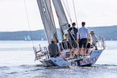 Kevyiden tuulien erikoisvene Auvo oli selvästi nopein kesän 2025 kevyttuulisessa Päijännepurjehduksessa.