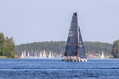 Auvo saavutti muita kilpailijoita tunnilla jo ensimmäiseen väliaikapisteeseen Kärkistensalmeen mennessä.