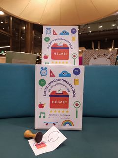 Vaaliuurna ja äänestyslippu