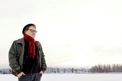 Kuvassa vuoden 2024 tiedeviestintäpalkinnon saaja Antti Sorri, joka on Puistofilosofia-tapahtuman perustaja.