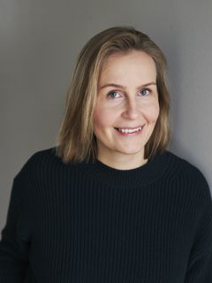 Kirjailija Taina Ahtela. Kuvaaja: Marek Sabogal