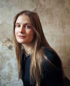 Emma Holtenin kirjailijakuva