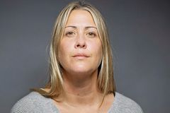 Kirjailija Caroline Darian