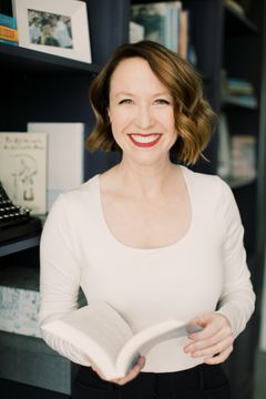 Kirjailija Lucy Score