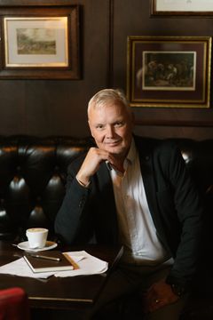 Kirjailija Petri Saari