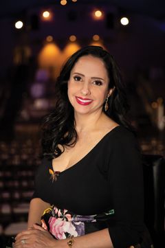 Kirjailija Abby Jimenez