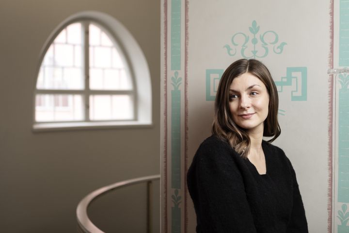 Kirjailija Iida Turpeinen siirtyy WSOY:lle.