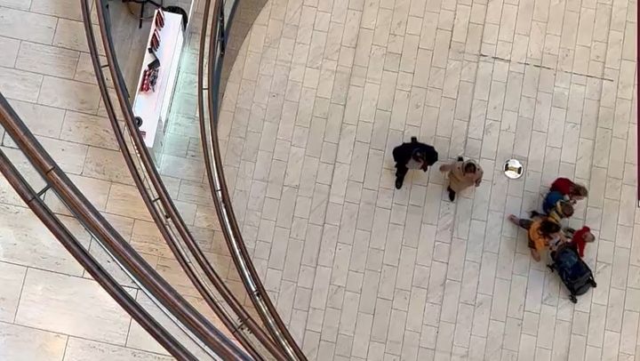 Kauppakeskusten kävijämäärän kasvu jatkui, mutta huomattavasti viime aikoja maltillisempana.