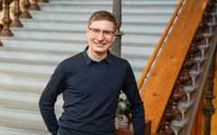 Juristi ja muusikko Anton Ylikallio on selvittänyt, voiko tekoälyllä tuotettu musiikki täyttää tekijänoikeudellisen suojan edellytykset.