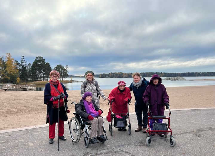 Ikäihmisten luontoperustainen ryhmätoiminta
