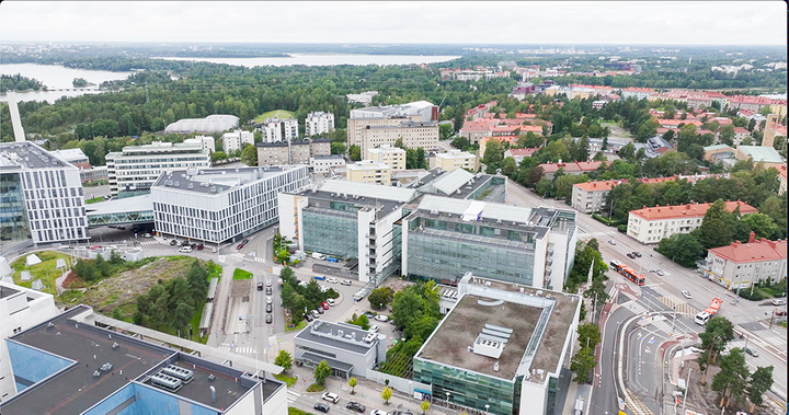 Ilmakuva Meilahden kampusalueesta - etualalla Biomedicum